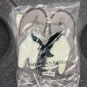 American Eagle size 13 sandals